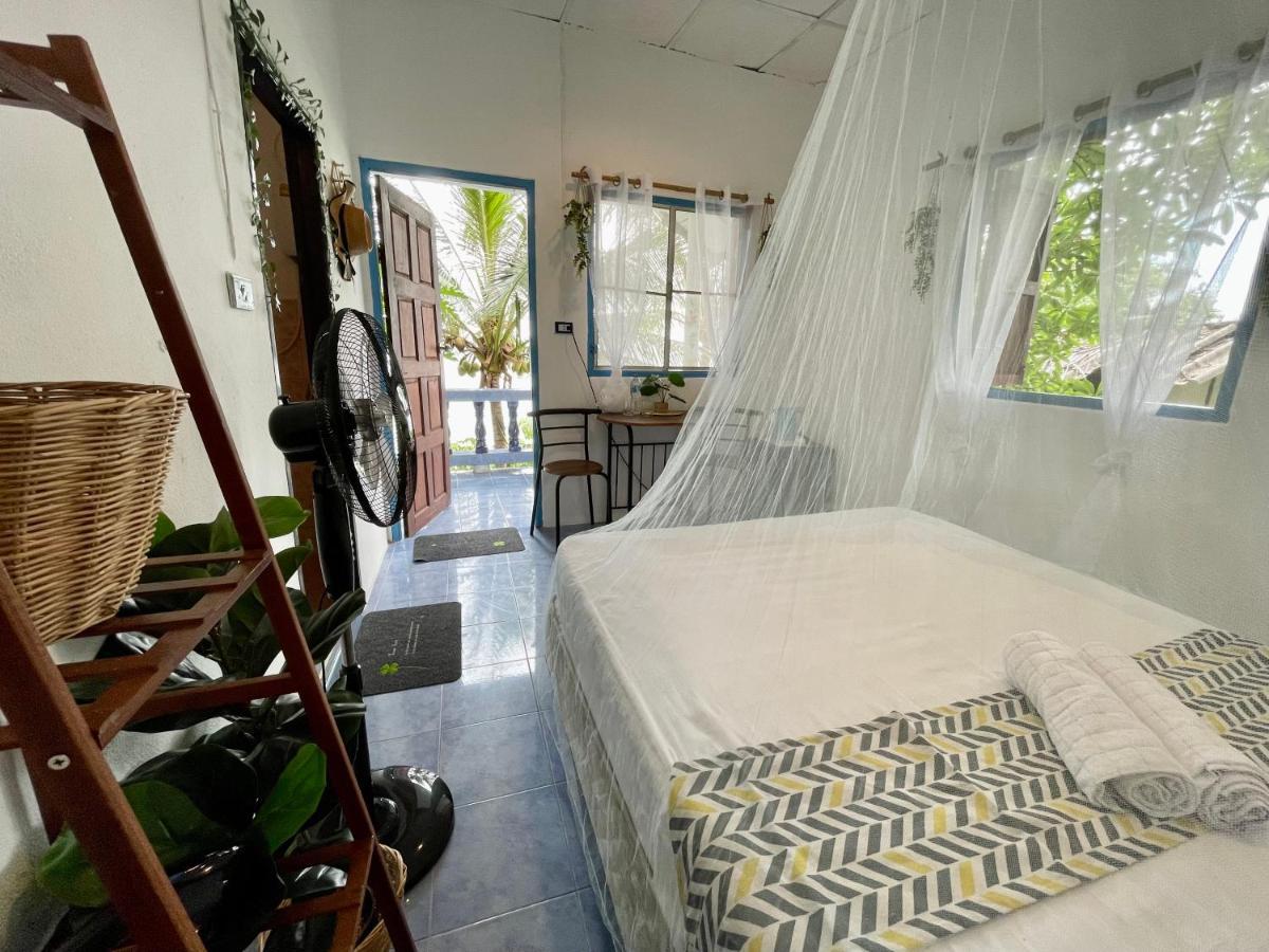 Secret Place Hotel And Restaurant Haad Yao Bagian luar foto