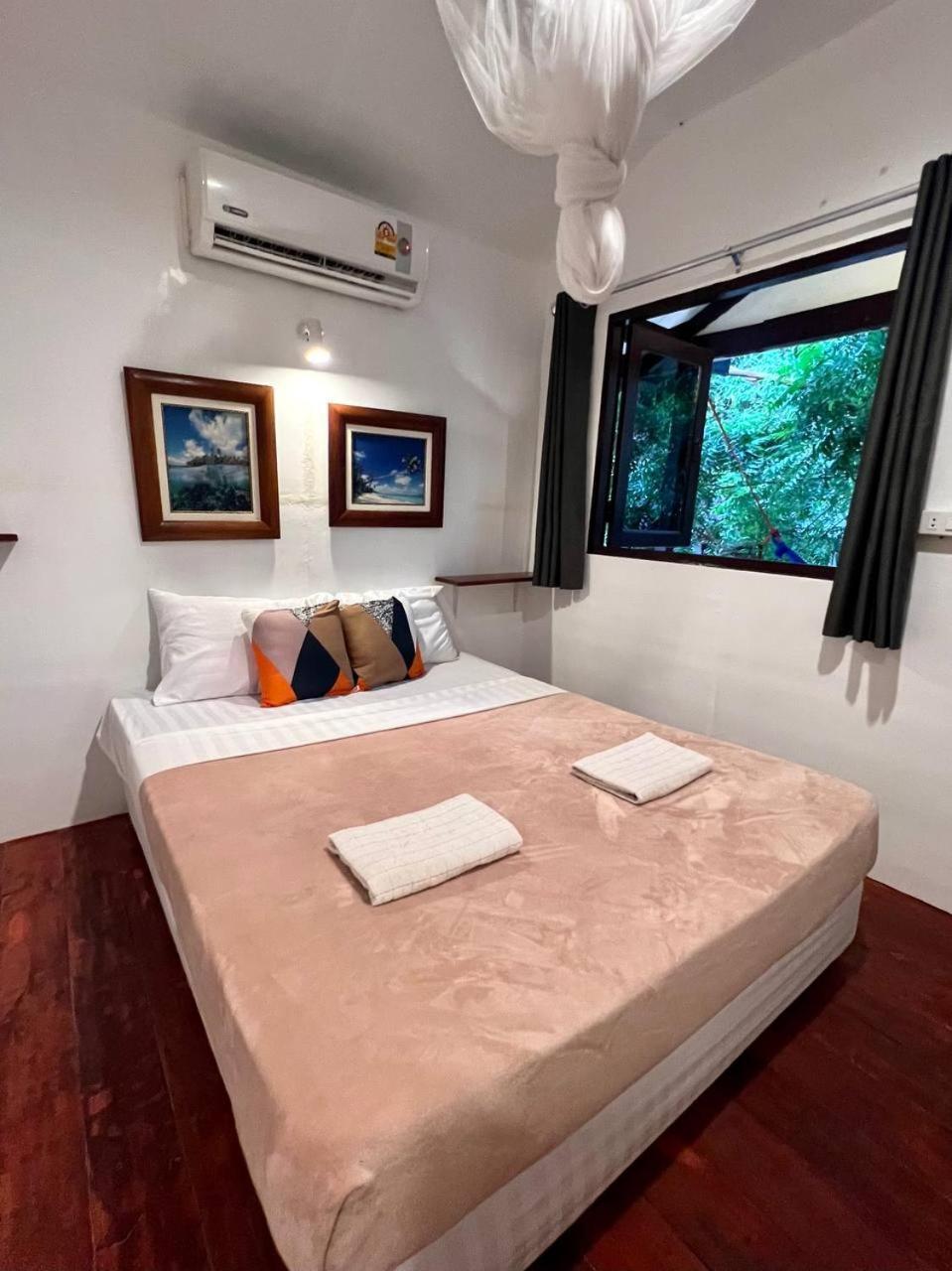 Secret Place Hotel And Restaurant Haad Yao Bagian luar foto